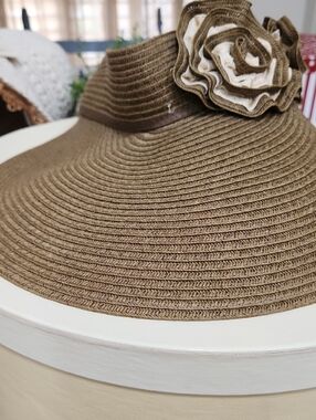 Brown Women's Wide Brim Straw Sun Hat with Flower Accent